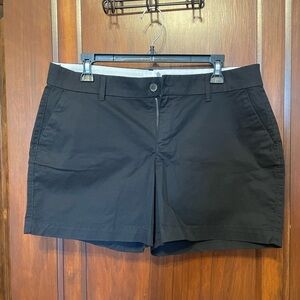 Women’s Old Navy Shorts Size 10 Black. Washed Never Worn.